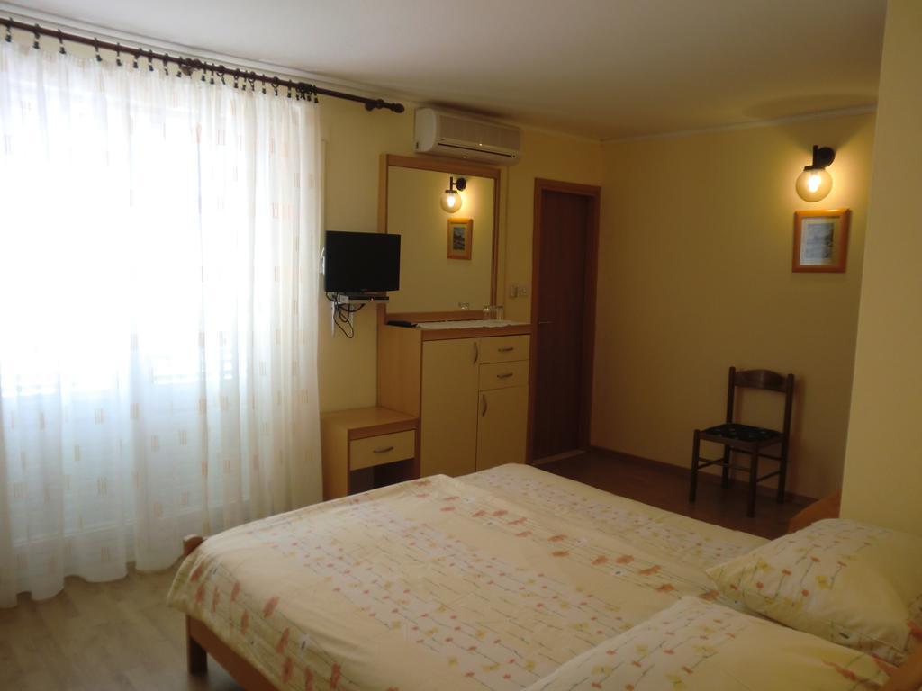 Guest House Sandra Rab Town Camera foto
