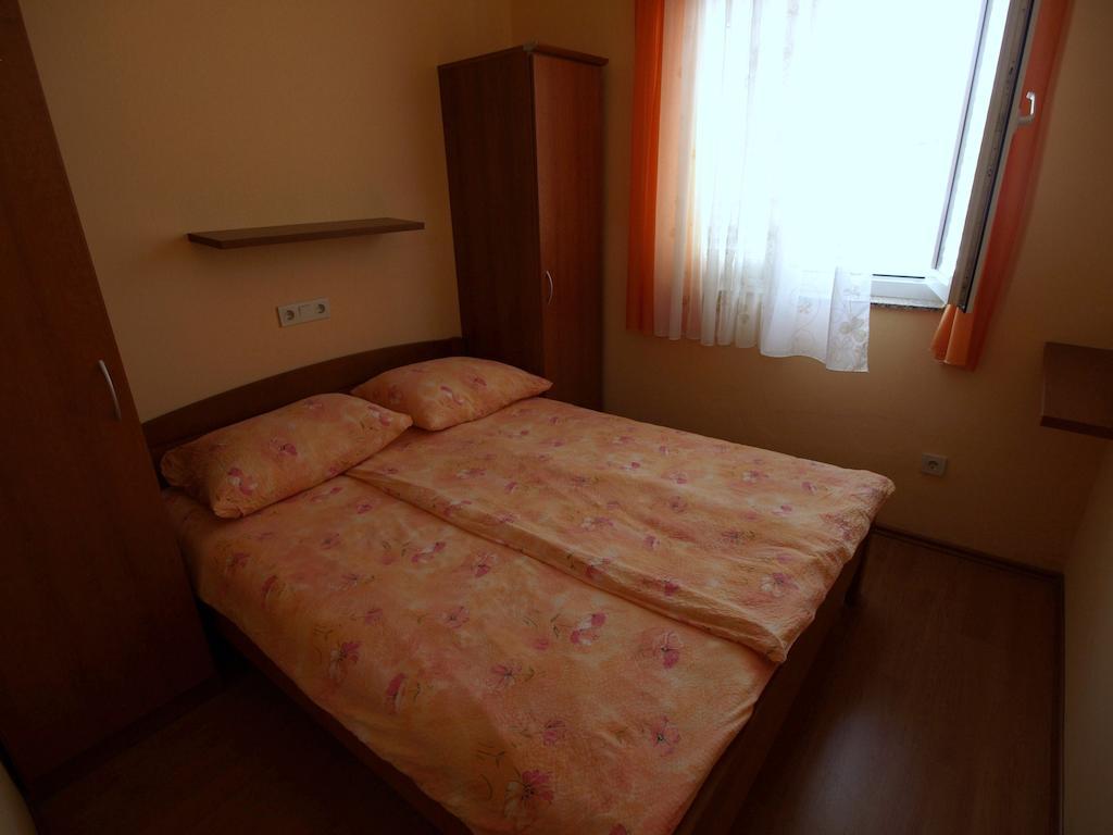 Guest House Sandra Rab Town Camera foto